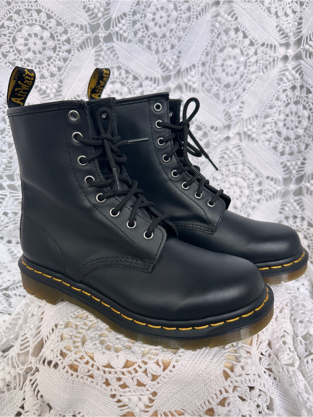 Dr. Martens 1460 Women's Black Smooth Leather 8-Eye Boots - Size 8 (EUC)